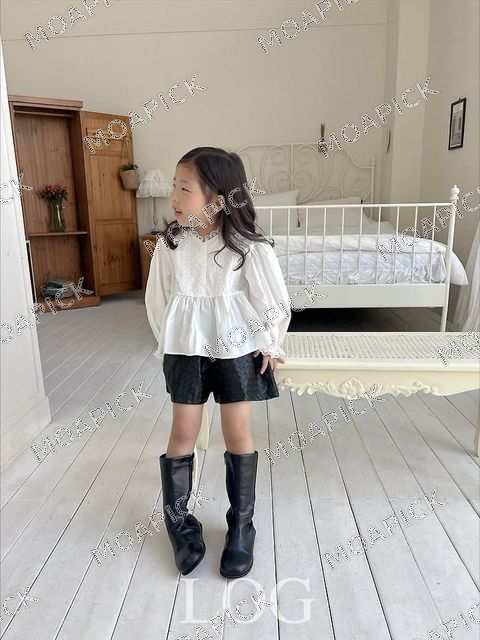 러블리프릴블라우스